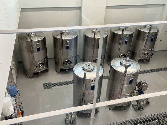 ワイナリー内にあるワイン醸造タンク